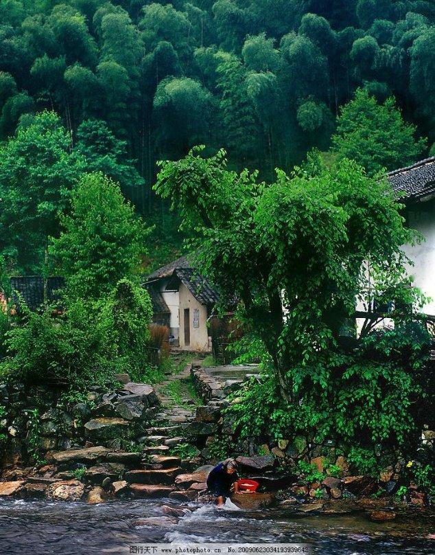 五菱荣光， 勉强起火之后， 自动加油门怎么回事？ 空档转速到五， 而且转速一直不下来。 然游戏画面